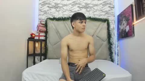 loganjhonson online show from November 2025 02:22:01 AM