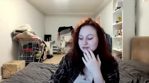 Snapshot of loiselovetto chatting on June 2026 08:11:02 PM loiselovetto online show from June 2026 08:11:02 PM