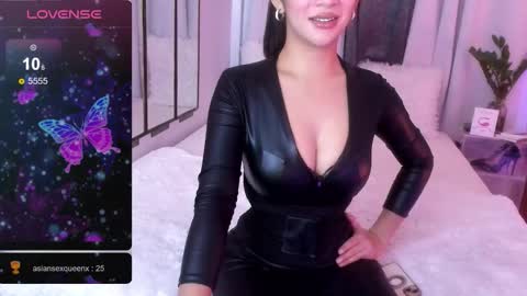 Snapshot of loisewilliams chatting on March 2026 10:05:02 PM Mistress L online show from March 2026 10:05:02 PM