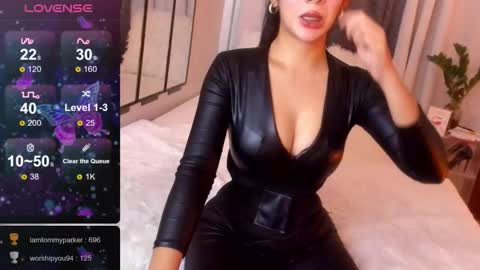 Snapshot of loisewilliams chatting on March 2026 12:54:02 PM Mistress L online show from March 2026 12:54:02 PM