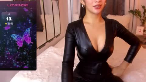 Snapshot of loisewilliams chatting on March 2026 03:23:01 PM Mistress L online show from March 2026 03:23:01 PM