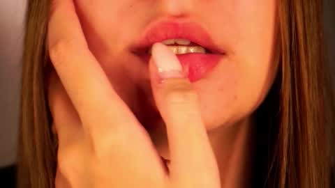 Elza online show from October 2025 06:07:02 PM