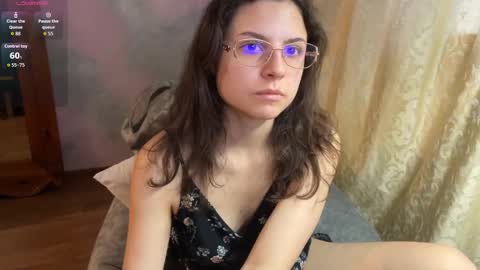 lola_aspis online show from December 2025 03:15:02 AM