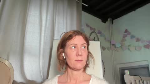 Snapshot of lola_belgium chatting on February 2025 01:05:01 PM lola_belgium online show from February 2025 01:05:01 PM