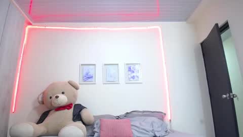 Snapshot of lola_calypso chatting on April 2026 04:46:01 AM Lola Calypso online show from April 2026 04:46:01 AM