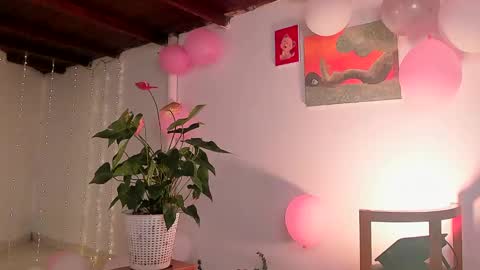 Snapshot of lola_cocks chatting on January 2025 11:47:01 PM mara online show from January 2025 11:47:01 PM