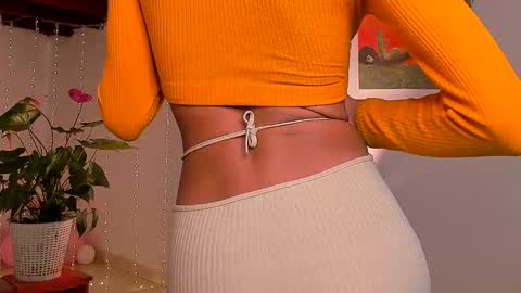 Snapshot of lola_cocks chatting on February 2025 10:51:01 PM mara online show from February 2025 10:51:01 PM