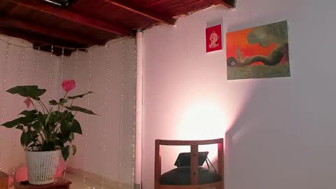 Snapshot of lola_cocks chatting on February 2025 02:04:01 AM mara online show from February 2025 02:04:01 AM