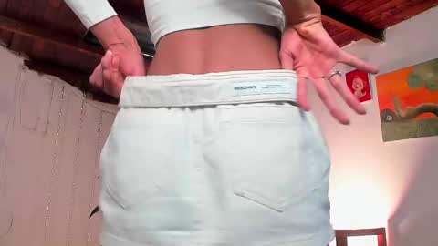 Snapshot of lola_cocks chatting on March 2025 09:48:01 PM mara online show from March 2025 09:48:01 PM