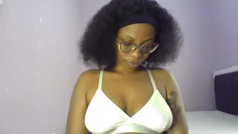 Snapshot of lola_coco chatting on April 2026 10:42:01 AM Lola Coco online show from April 2026 10:42:01 AM