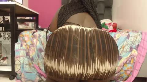 Snapshot of lola_honney chatting on February 2025 12:03:02 PM lola_honney online show from February 2025 12:03:02 PM