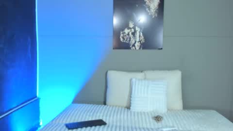 lola red online show from March 2026 09:11:01 PM