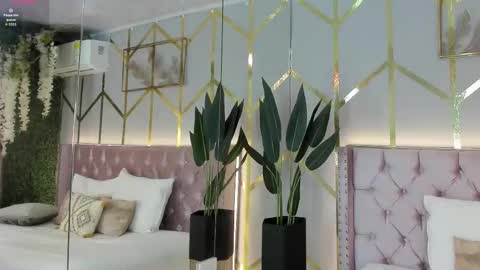 lola_saenz__ online show from February 2026 12:10:01 PM