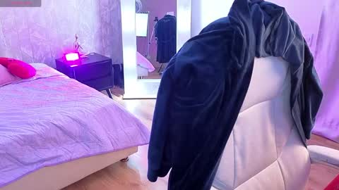 Snapshot of lola_star_ chatting on April 2026 02:30:01 PM Lola online show from April 2026 02:30:01 PM