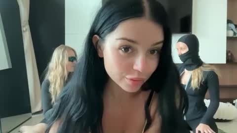 Snapshot of lolaap0pp chatting on March 2026 04:05:02 AM Lola online show from March 2026 04:05:02 AM