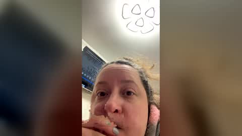 Snapshot of lolaatatee chatting on April 2026 06:16:01 PM lolaatatee online show from April 2026 06:16:01 PM