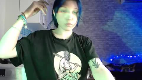 Lola online show from October 2025 08:54:02 PM