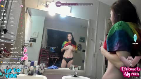Snapshot of lolabunny9 chatting on December 2024 03:47:01 PM Lola online show from December 2024 03:47:01 PM