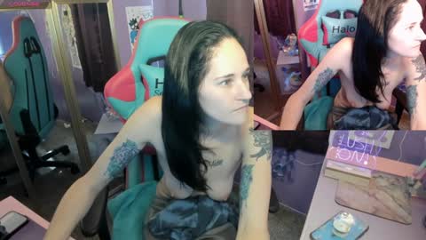 Snapshot of lolabunny9 chatting on December 2024 06:06:01 PM Lola online show from December 2024 06:06:01 PM