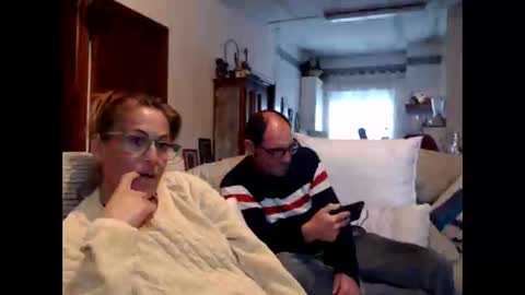 Snapshot of lolahueso chatting on February 2025 05:04:02 PM LOLA HUESO y ERIC online show from February 2025 05:04:02 PM