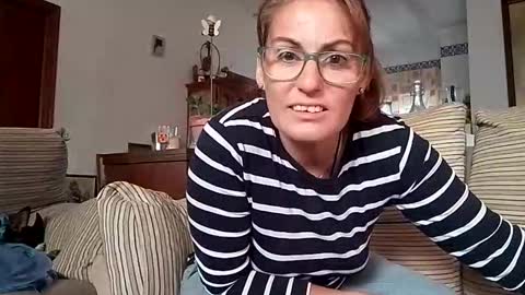 Snapshot of lolahueso chatting on September 2025 08:30:01 AM LOLA HUESO y ERIC online show from September 2025 08:30:01 AM