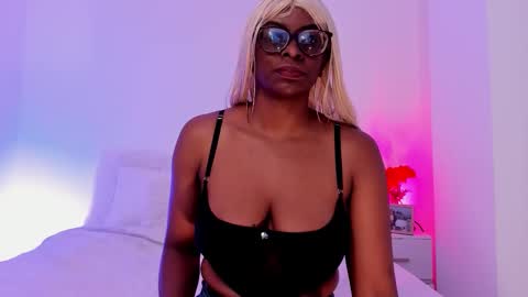 lola online show from December 2025 12:56:02 PM