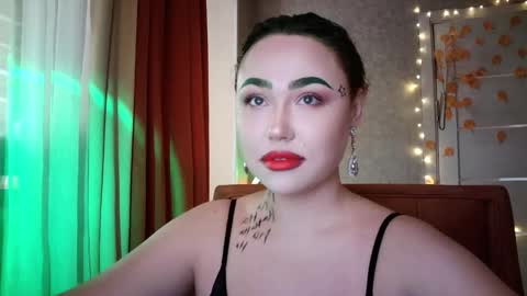 Snapshot of lolamint_ chatting on October 2025 11:22:01 AM Lola online show from October 2025 11:22:01 AM