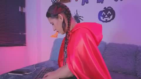  Lola  online show from October 2025 09:49:02 PM