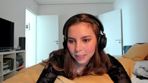 Lola doll online show from April 2026 02:32:02 PM