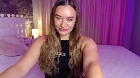 Victoria online show from November 2025 06:20:01 PM