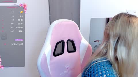 Snapshot of lolly_js_ chatting on December 2024 12:41:01 AM Lolly online show from December 2024 12:41:01 AM