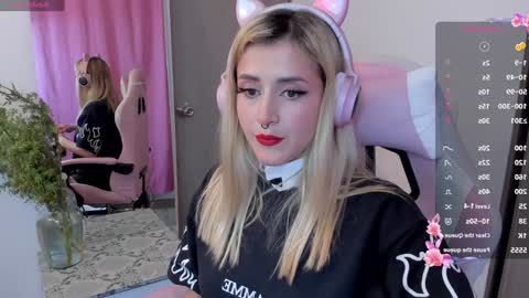 Snapshot of lolly_js_ chatting on December 2024 03:03:02 AM Lolly online show from December 2024 03:03:02 AM