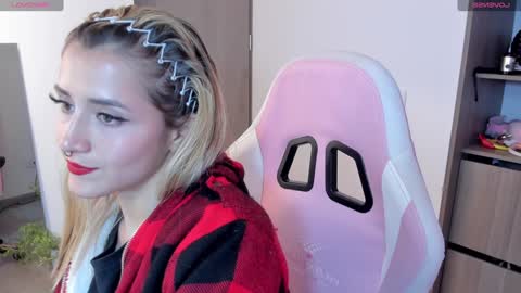 Snapshot of lolly_js_ chatting on December 2024 07:53:01 AM Lolly online show from December 2024 07:53:01 AM