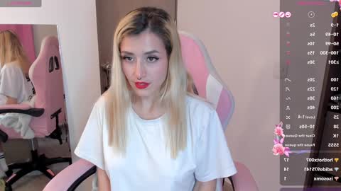 Snapshot of lolly_js_ chatting on January 2025 06:58:02 AM Lolly online show from January 2025 06:58:02 AM