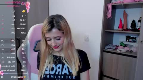 Snapshot of lolly_js_ chatting on January 2025 03:29:01 AM Lolly online show from January 2025 03:29:01 AM