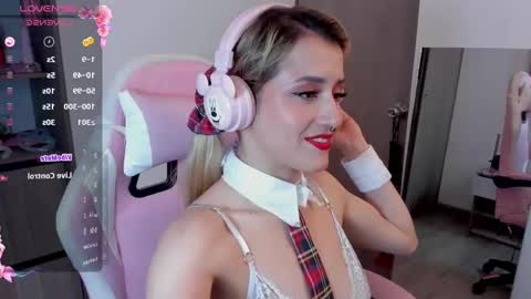 Snapshot of lolly_js_ chatting on January 2025 04:18:01 AM Lolly online show from January 2025 04:18:01 AM