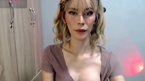 Snapshot of lolly_lips69 chatting on June 2026 02:45:02 AM hana online show from June 2026 02:45:02 AM