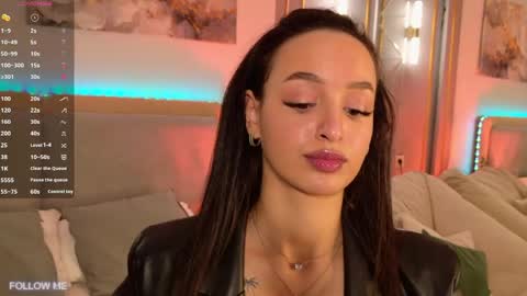 Snapshot of lolly_neal chatting on April 2026 03:32:02 PM Lolly online show from April 2026 03:32:02 PM