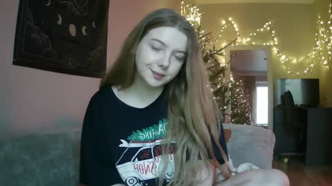 Snapshot of lollylol11 chatting on January 2025 01:45:02 PM Lilly online show from January 2025 01:45:02 PM