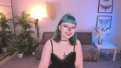 Snapshot of lollyshy__ chatting on May 2026 04:33:01 PM Lolly online show from May 2026 04:33:01 PM