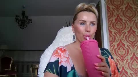 Roxy online show from March 2025 12:39:02 PM