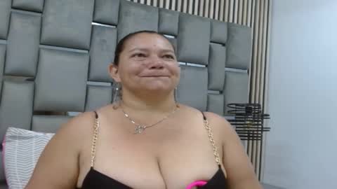 loly47 online show from September 2025 04:43:02 PM