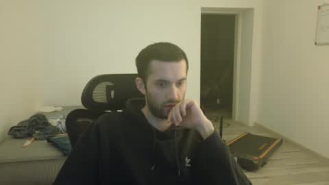 Snapshot of londonboy918070 chatting on March 2025 09:43:01 PM londonboy918070 online show from March 2025 09:43:01 PM