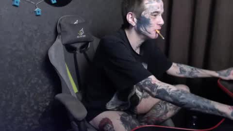 Snapshot of lone1ycrystal chatting on March 2025 04:02:01 PM Chris online show from March 2025 04:02:01 PM