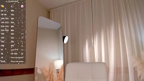 lonelyteaser online show from October 2025 01:34:02 PM