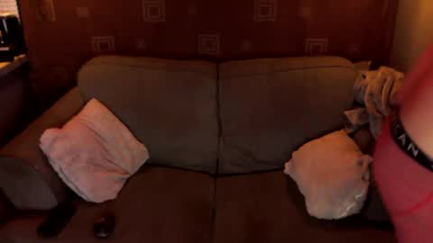 Snapshot of lonewolfgarage chatting on December 2024 12:48:02 AM lonewolfgarage online show from December 2024 12:48:02 AM