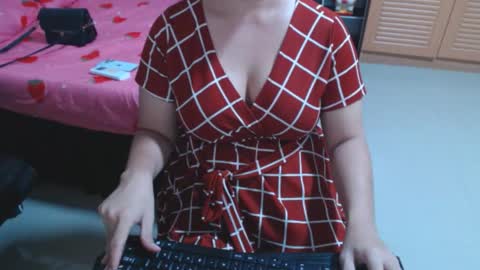 Snapshot of longasiansausage chatting on October 2025 01:57:02 PM TOPwithEXTRABiG online show from October 2025 01:57:02 PM