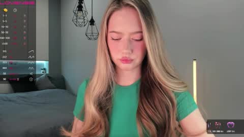 Snapshot of longoriaeva chatting on December 2025 10:56:02 AM Eva online show from December 2025 10:56:02 AM