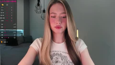 Snapshot of longoriaeva chatting on January 2026 03:06:01 PM Eva online show from January 2026 03:06:01 PM