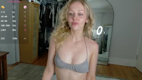 Snapshot of looking444love888 chatting on July 2026 11:31:01 PM Elanor online show from July 2026 11:31:01 PM